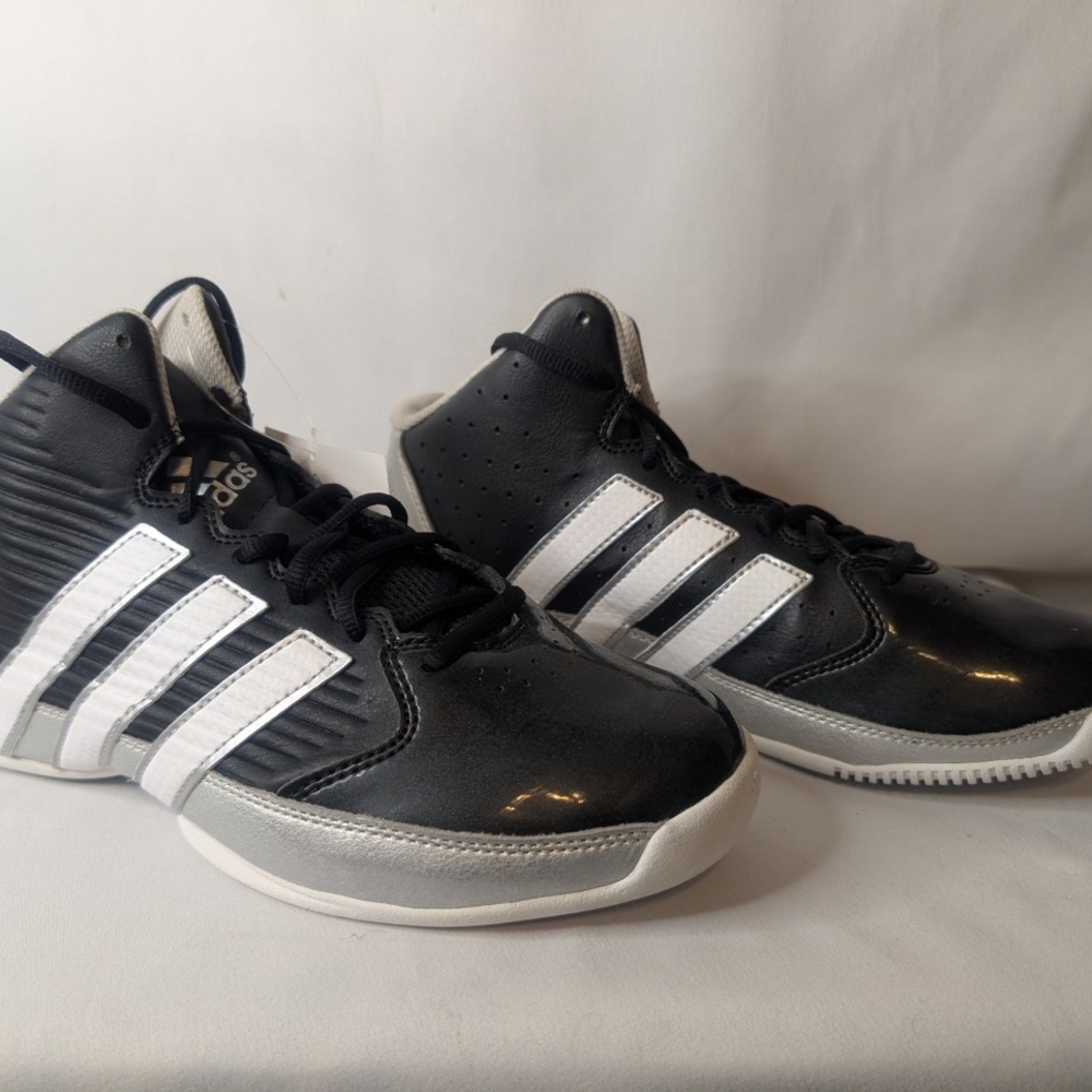 NIB Adidas Commander TD K Kids Size 6.5 Basketball Shoes
